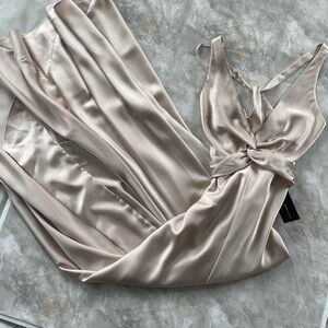NWT BCBGMaxazria Champagne Front Twist Detail Satin Floor Length Gown